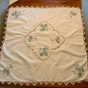 Elegant Cream Floral Table Topper with Lace TrimBattenberg lace and embroidery